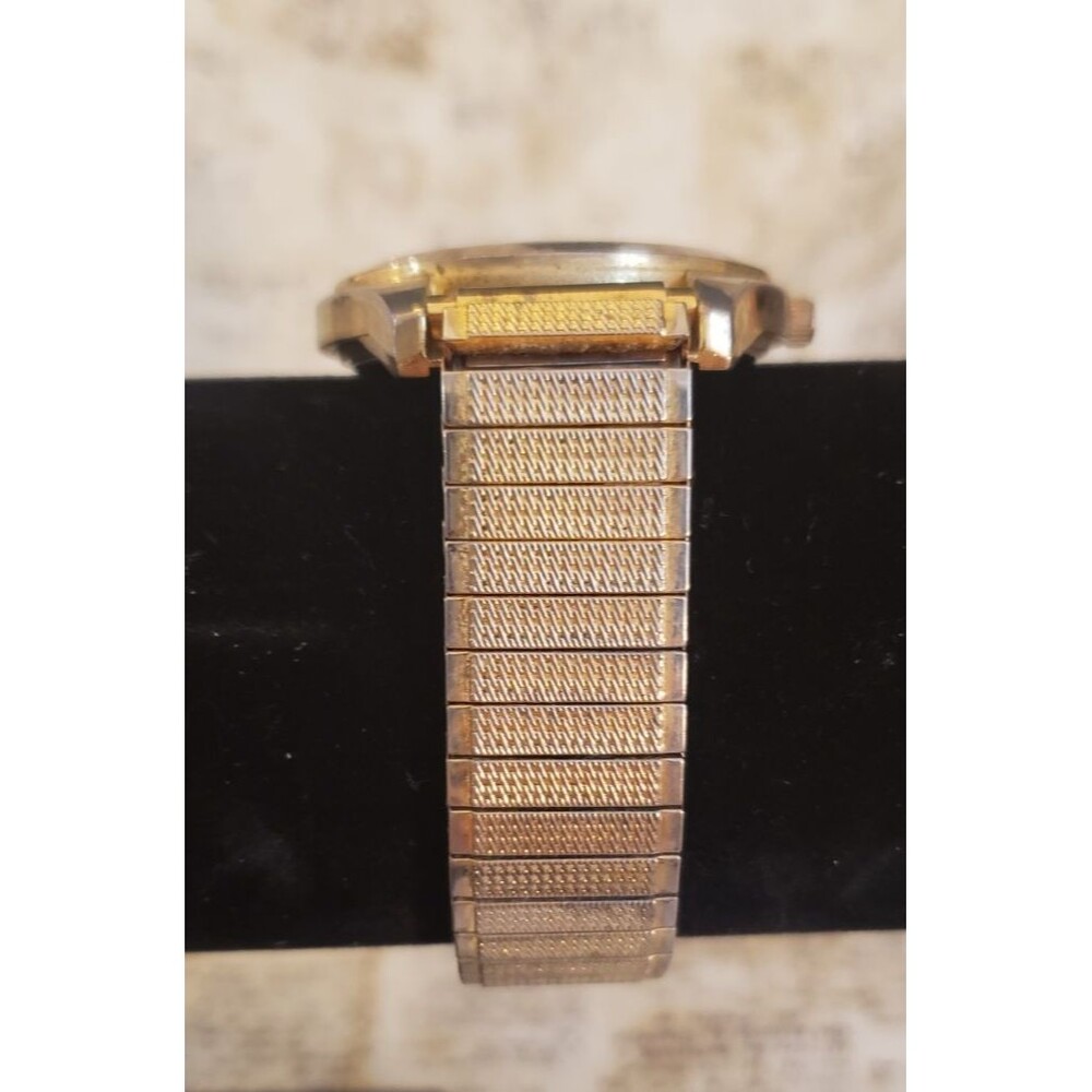 Neutral, Elegant  Preowned Beverly Hills Polo Club Gold Tone Watch Stretch Band - Picture 4 of 6
